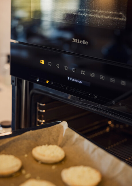 HERZOG Küchen backen, Plätzchen aus dem Ofen